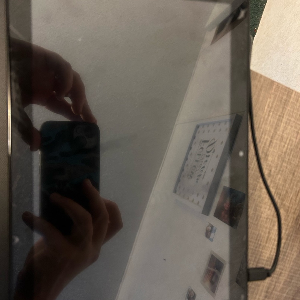 Amazon tablet - Picture 3 of 4